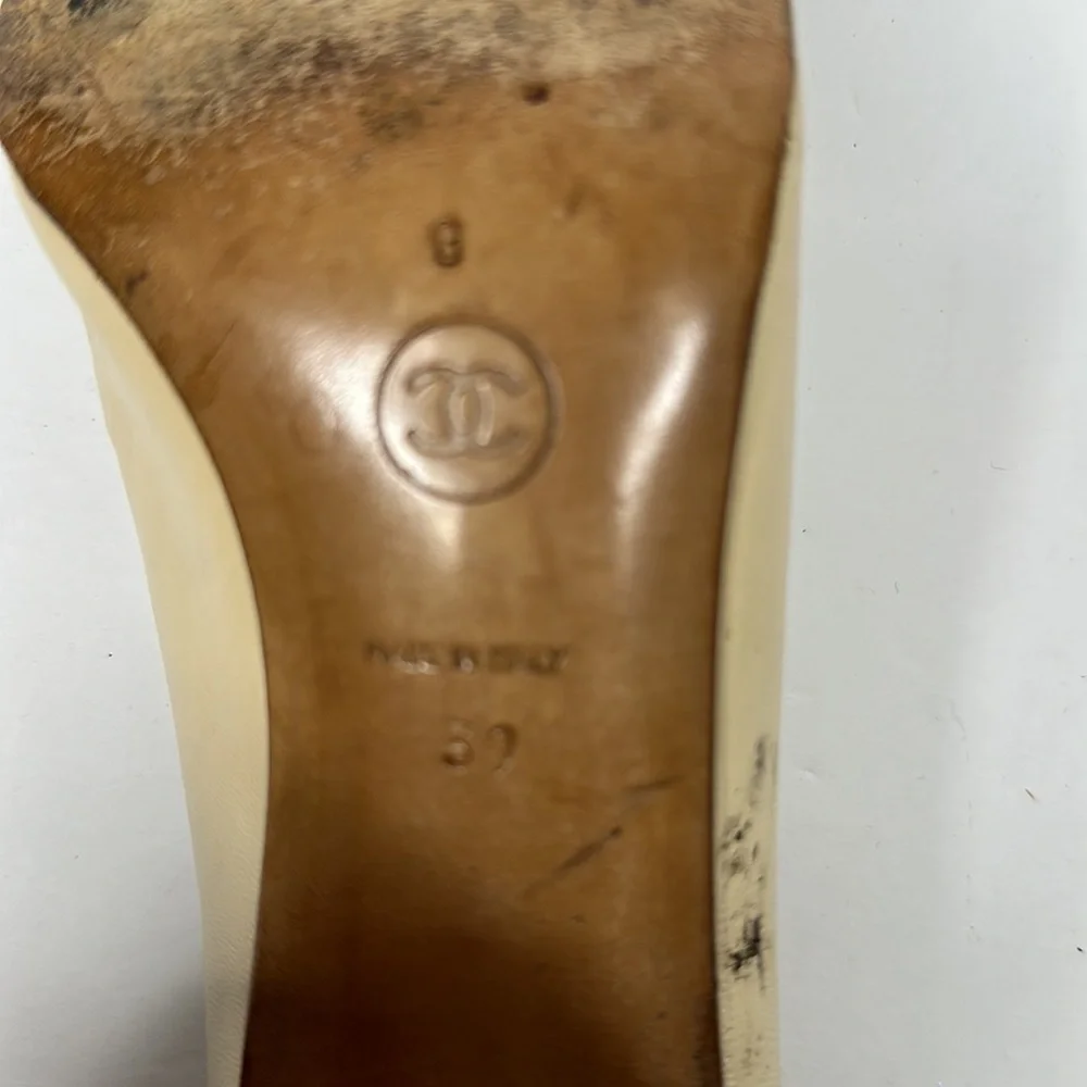 CHANEL Cream Leather Pumps with Gold Cap Toe - Picture 7 of 8